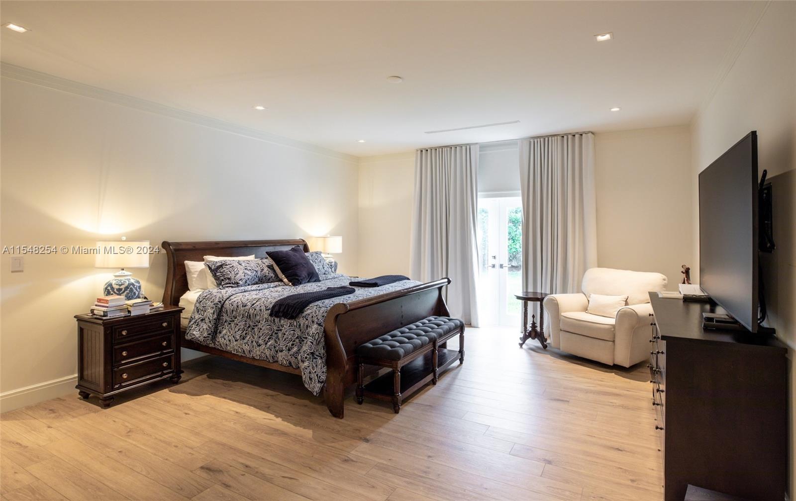 CONTINENTAL HOMES - Residential