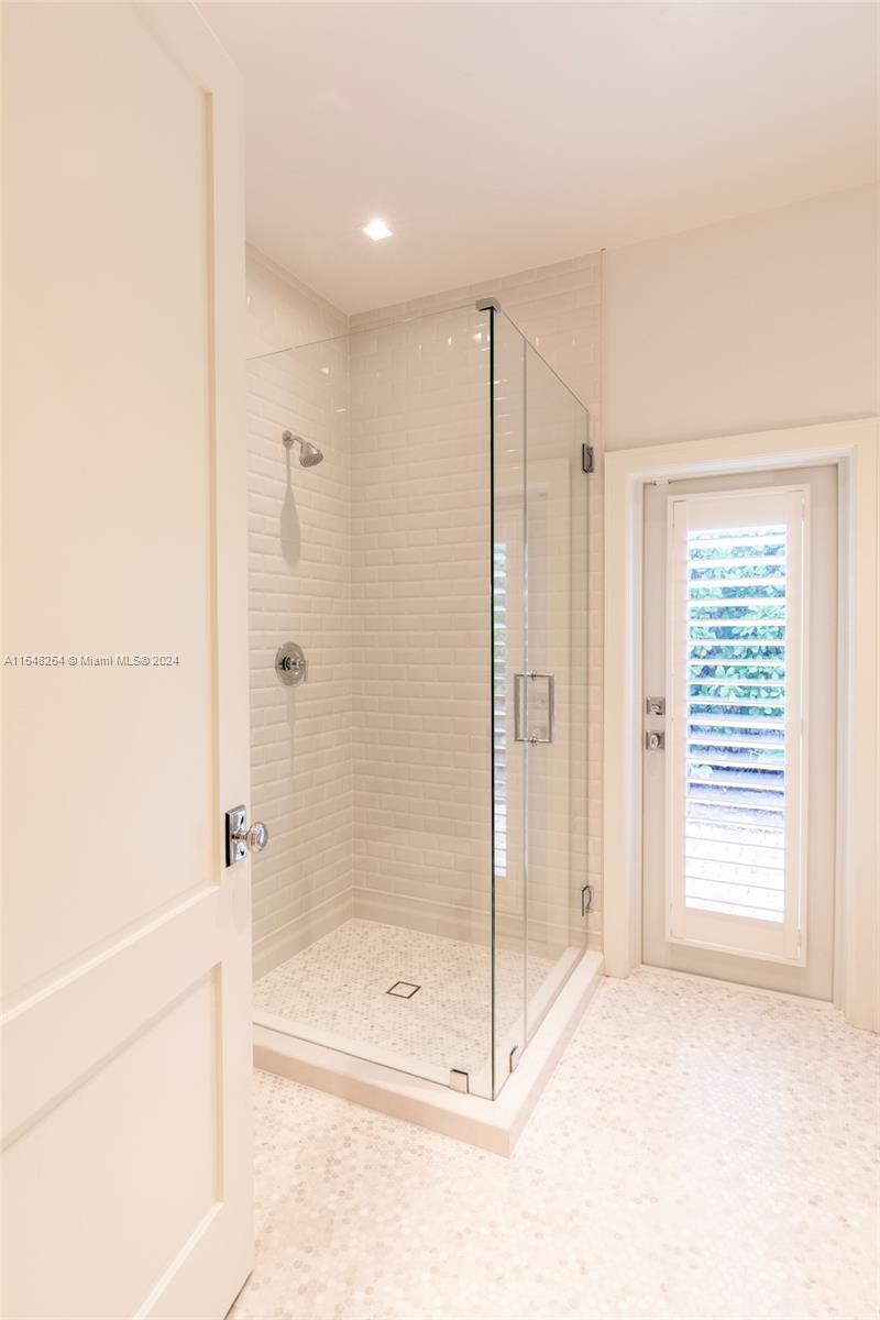 CONTINENTAL HOMES - Residential