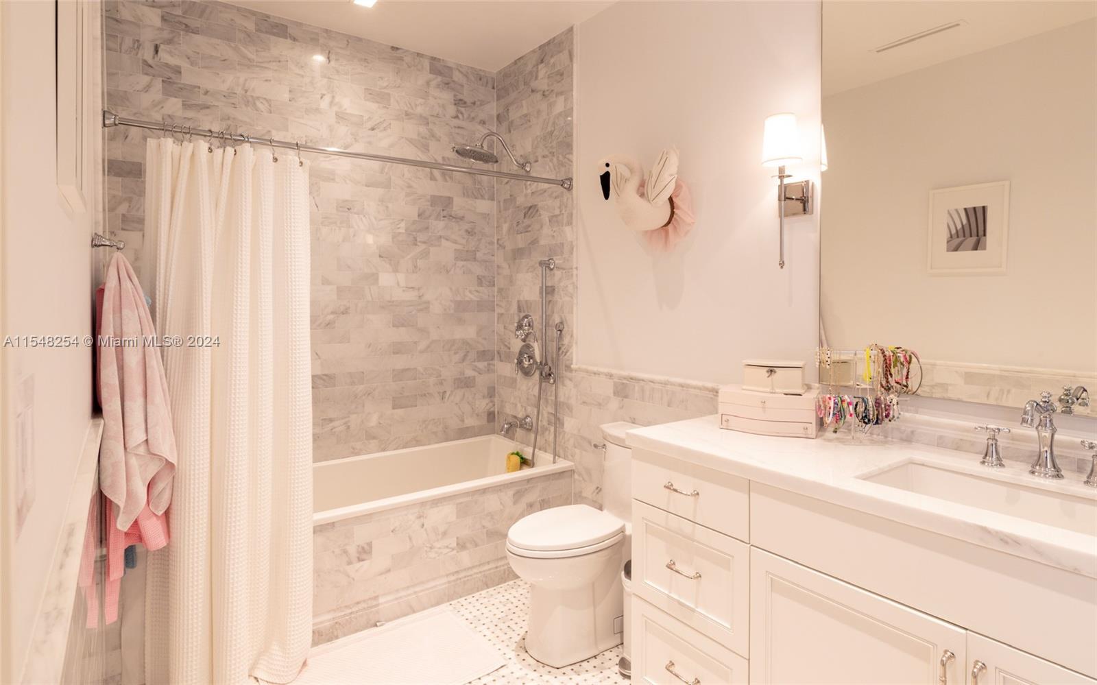 CONTINENTAL HOMES - Residential