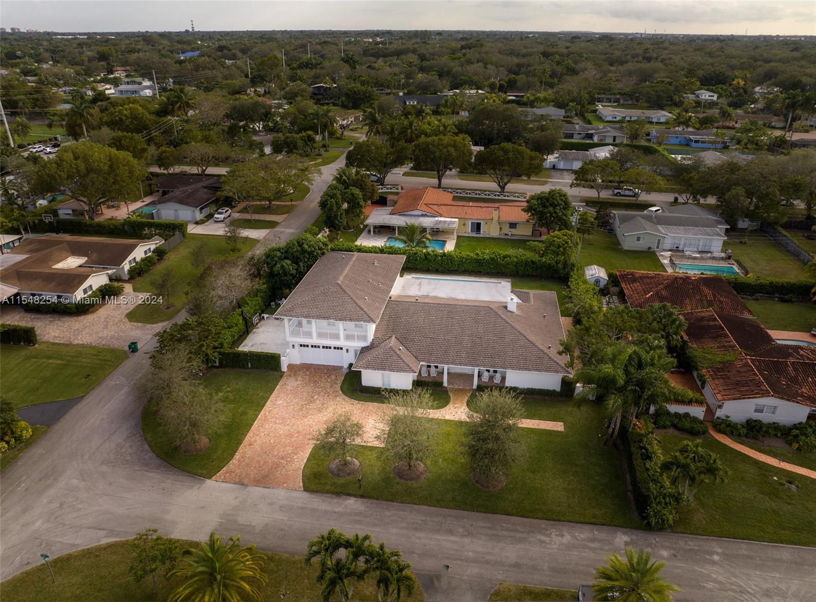 CONTINENTAL HOMES - Residential