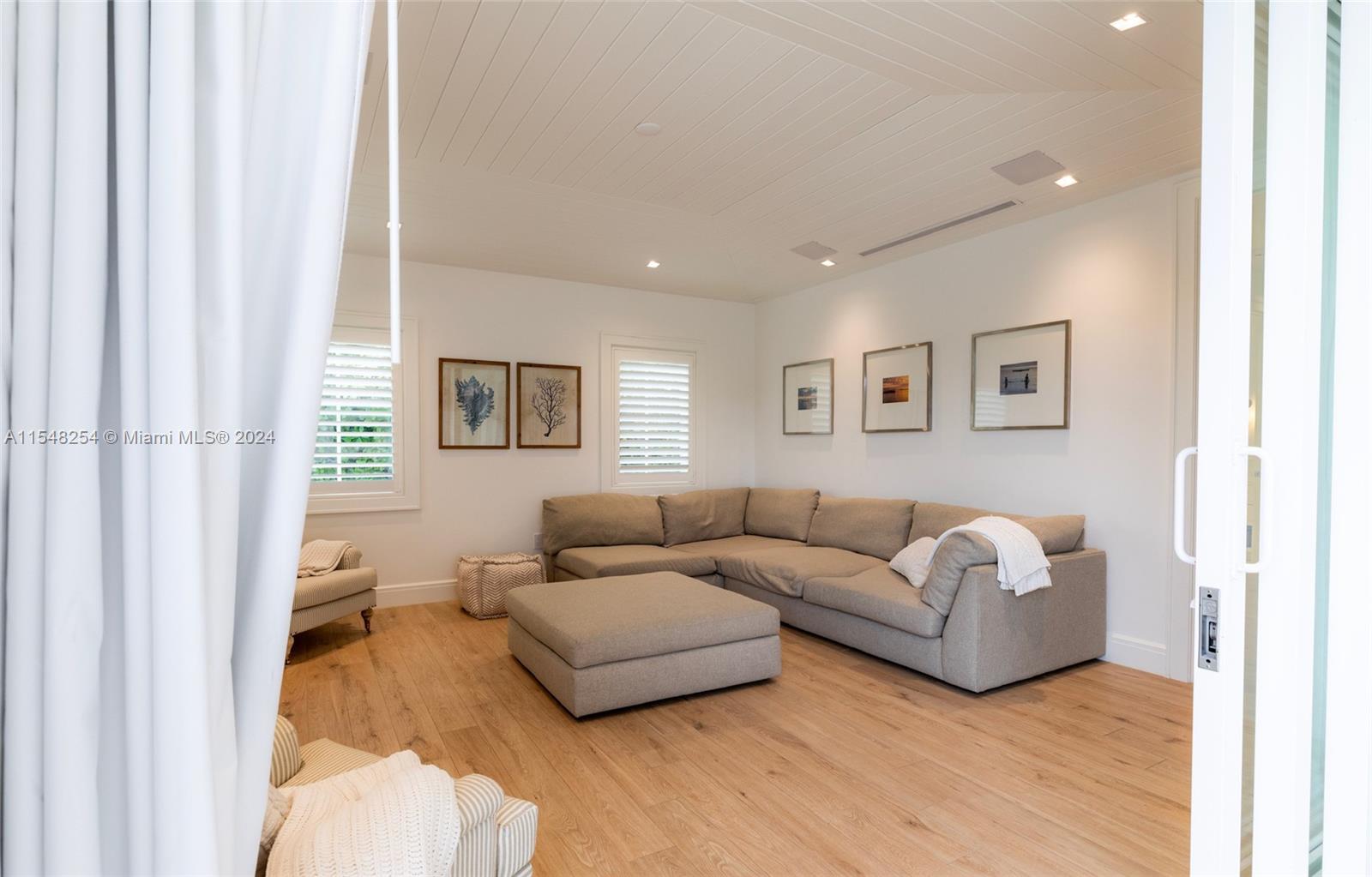 CONTINENTAL HOMES - Residential