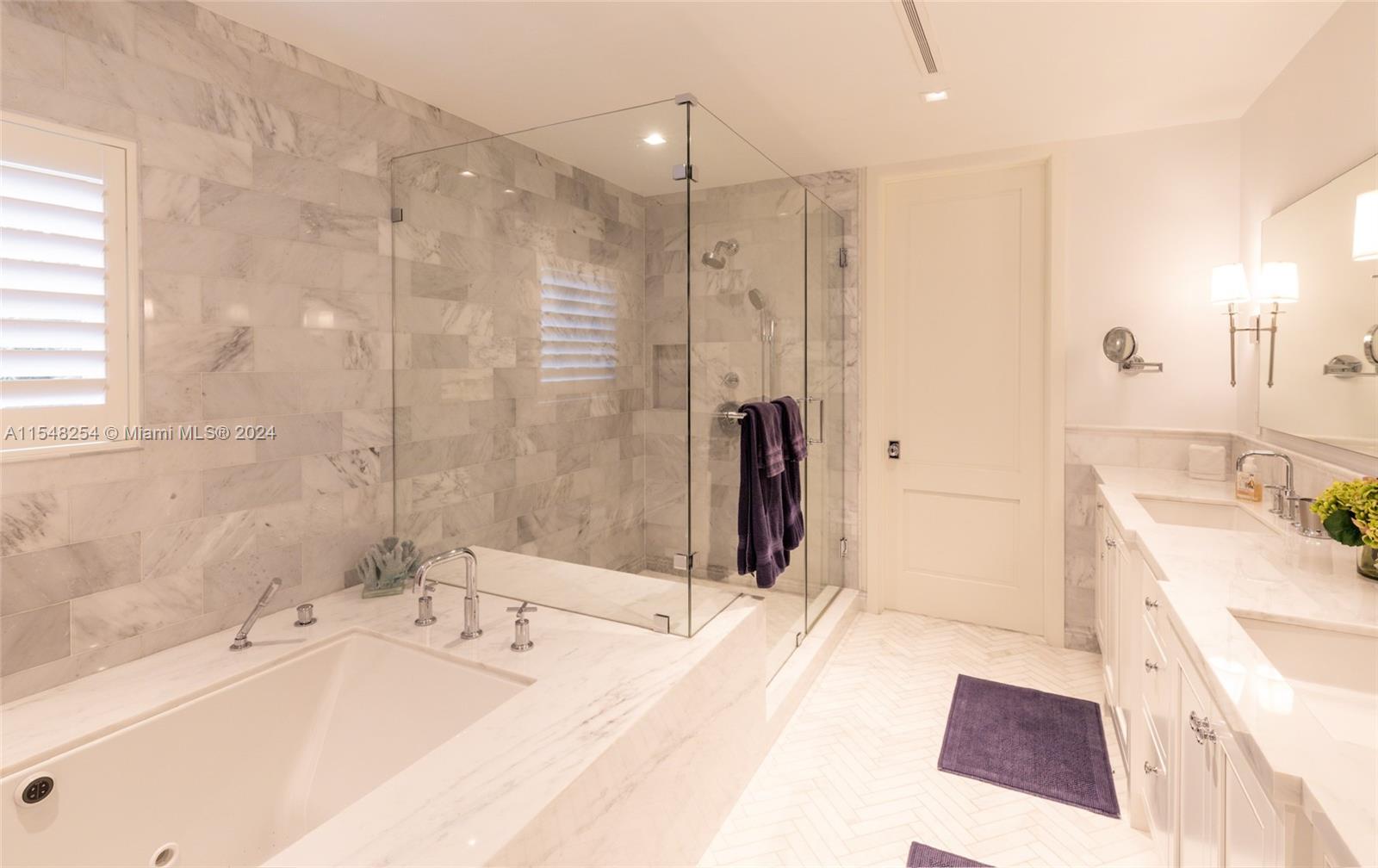 CONTINENTAL HOMES - Residential