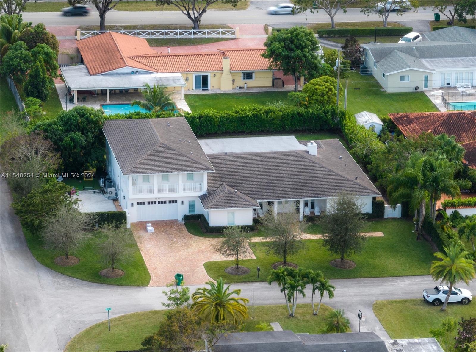 CONTINENTAL HOMES - Residential