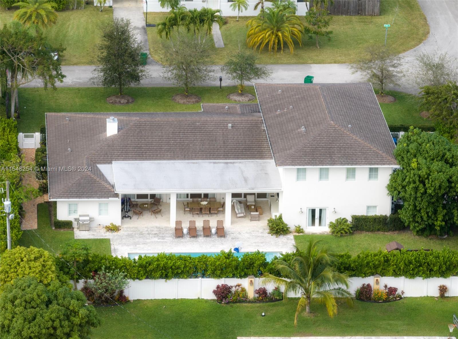 CONTINENTAL HOMES - Residential