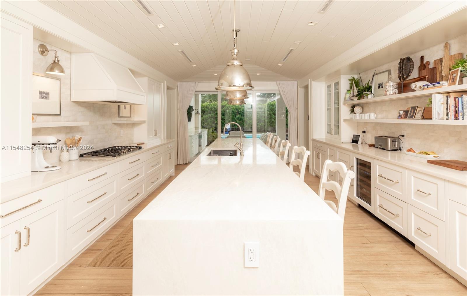 CONTINENTAL HOMES - Residential