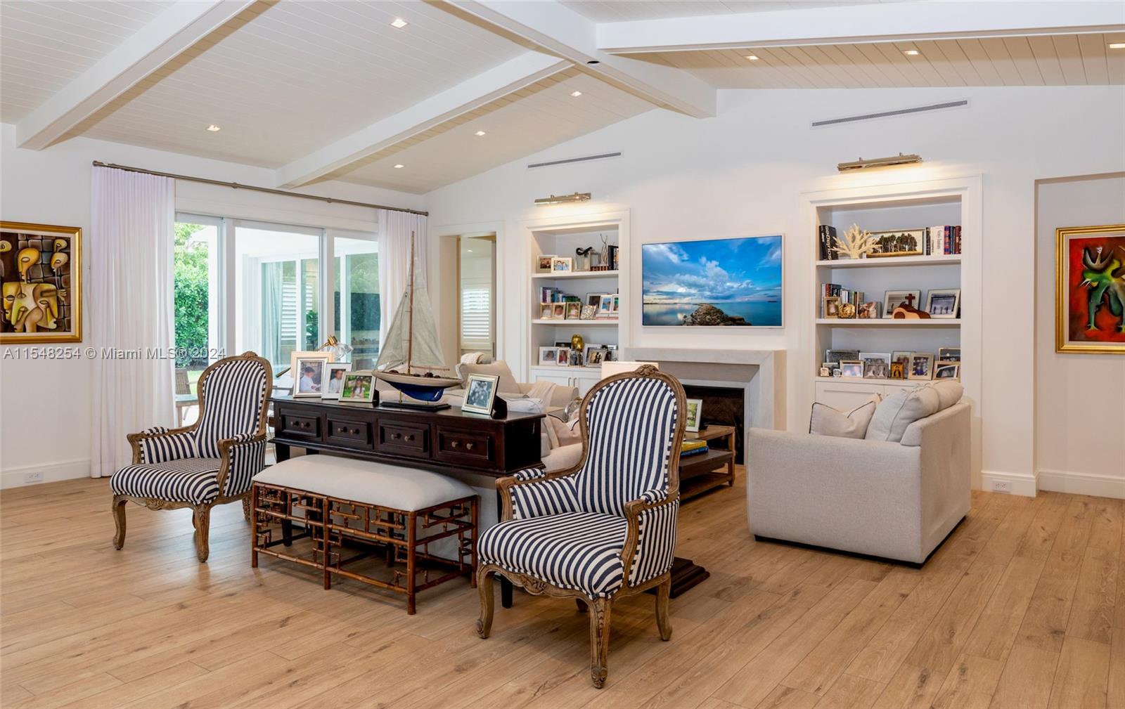 CONTINENTAL HOMES - Residential