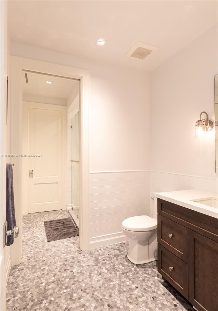 CONTINENTAL HOMES - Residential