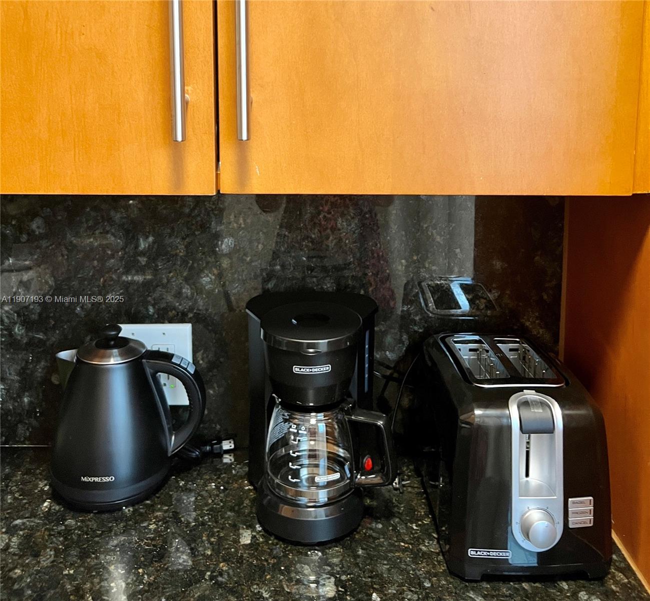 919 MICHIGAN CONDO - Residential Lease