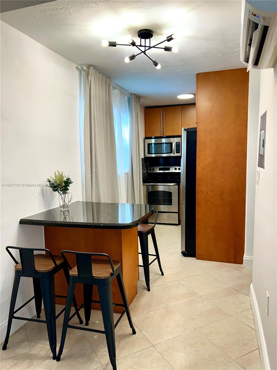 919 MICHIGAN CONDO - Residential Lease