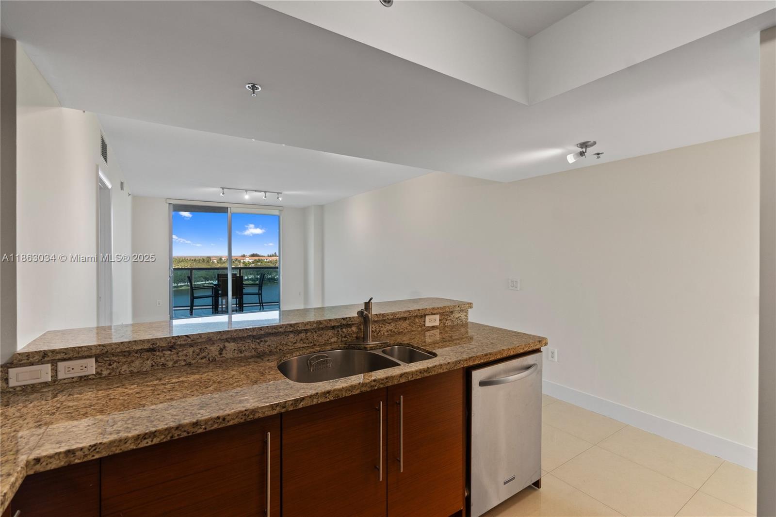 TAO SAWGRASS CONDOMINIUM - Residential