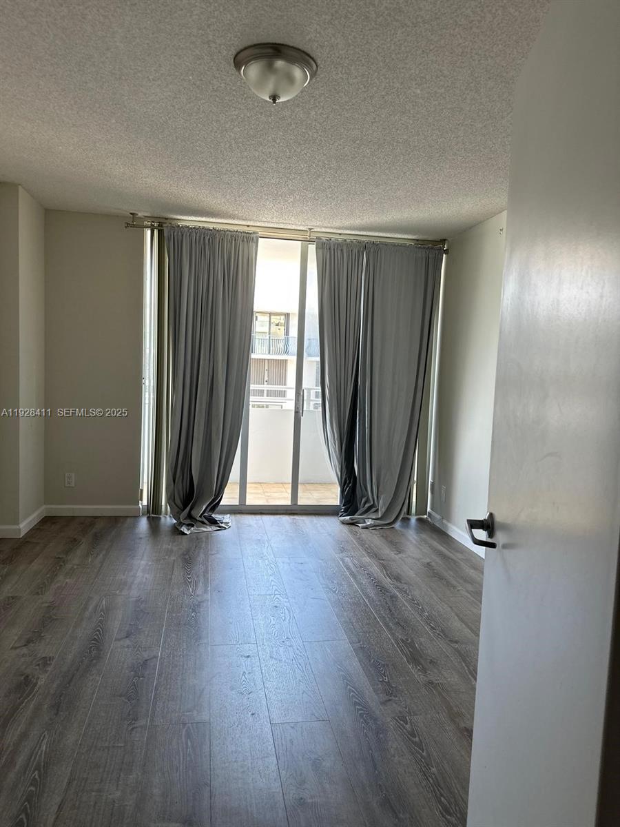 RIMINI BEACH CONDO - Residential