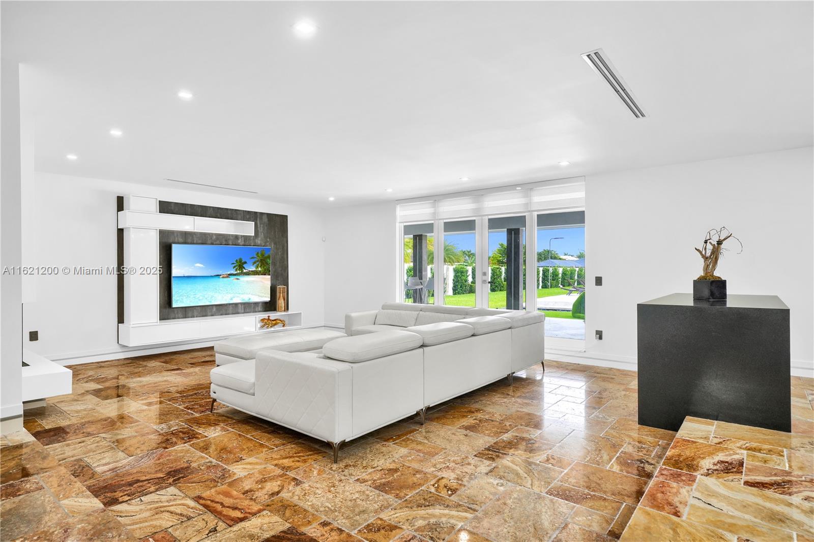 J G HEADS FARMS - Residential