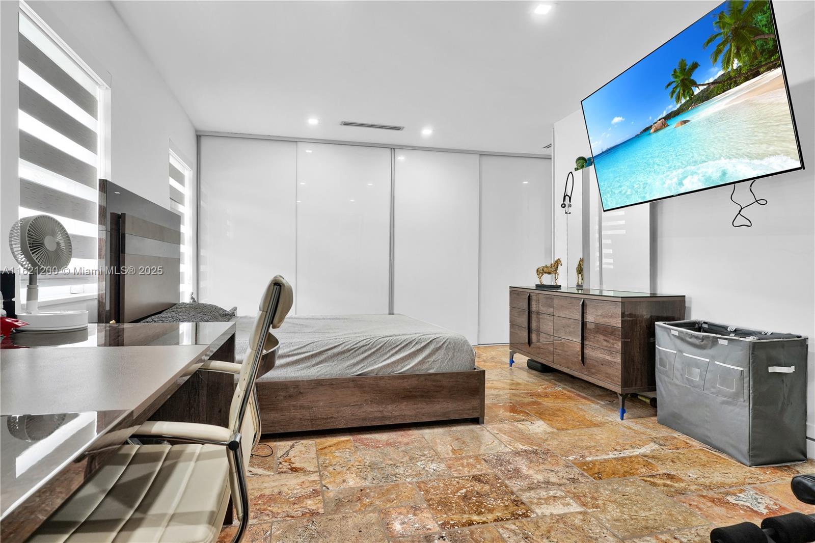 J G HEADS FARMS - Residential