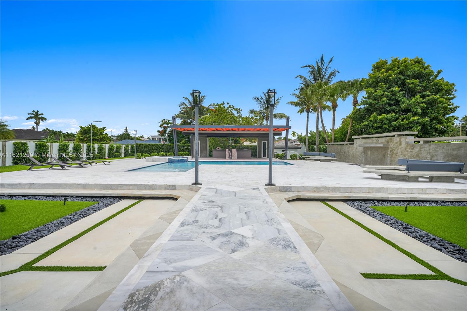 J G HEADS FARMS - Residential