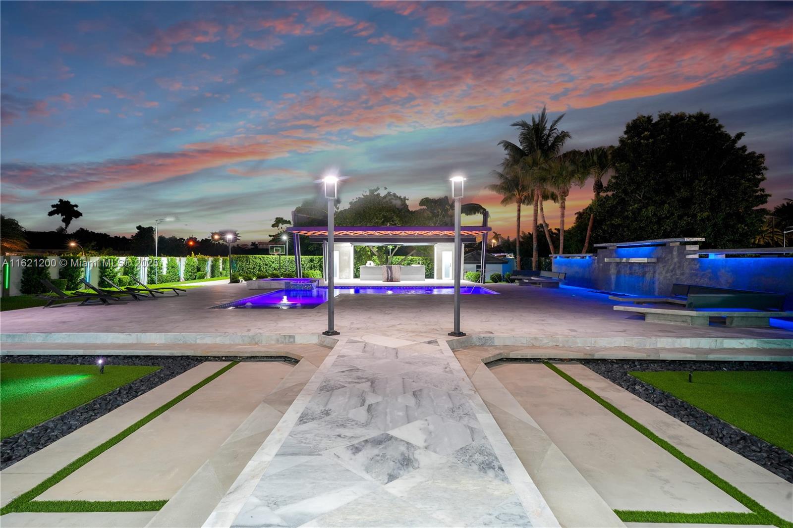 J G HEADS FARMS - Residential