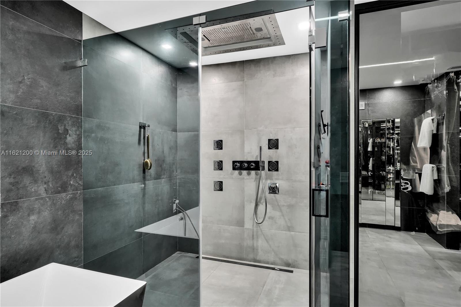 J G HEADS FARMS - Residential