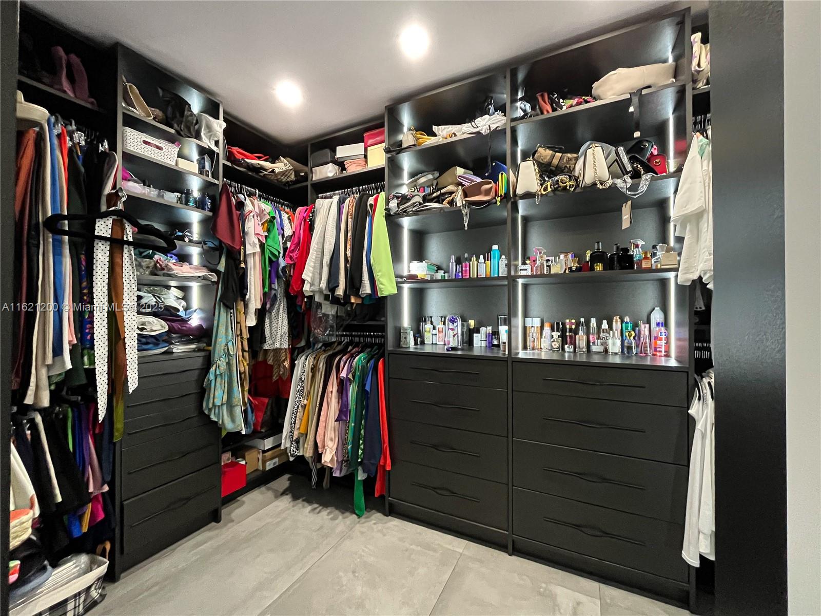 J G HEADS FARMS - Residential