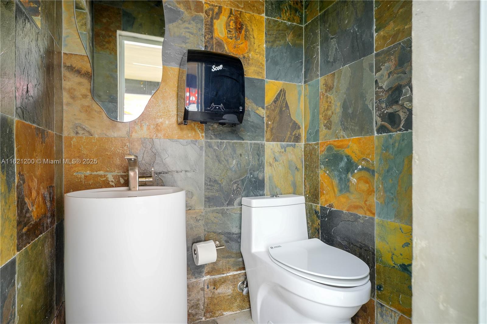 J G HEADS FARMS - Residential