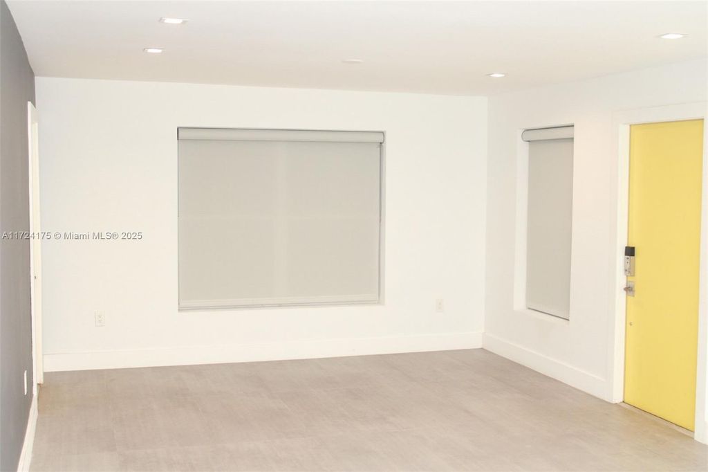 Photo of 4030 NE 13th Ave, Oakland Park, FL 33334 (MLS # A11724175)