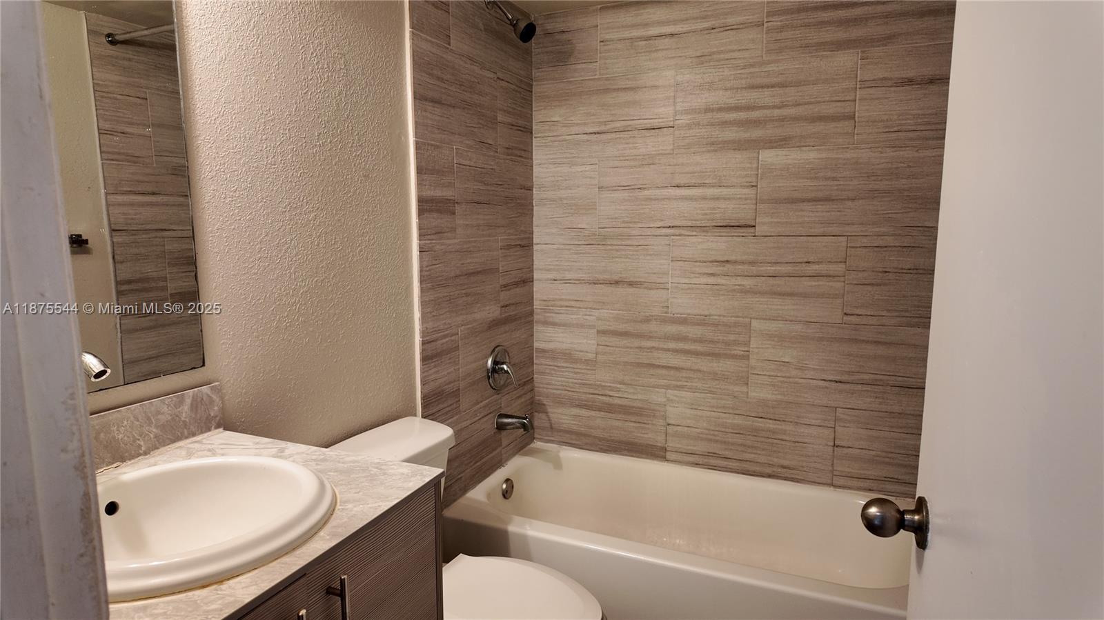 VISCONTI CONDO - Residential Lease