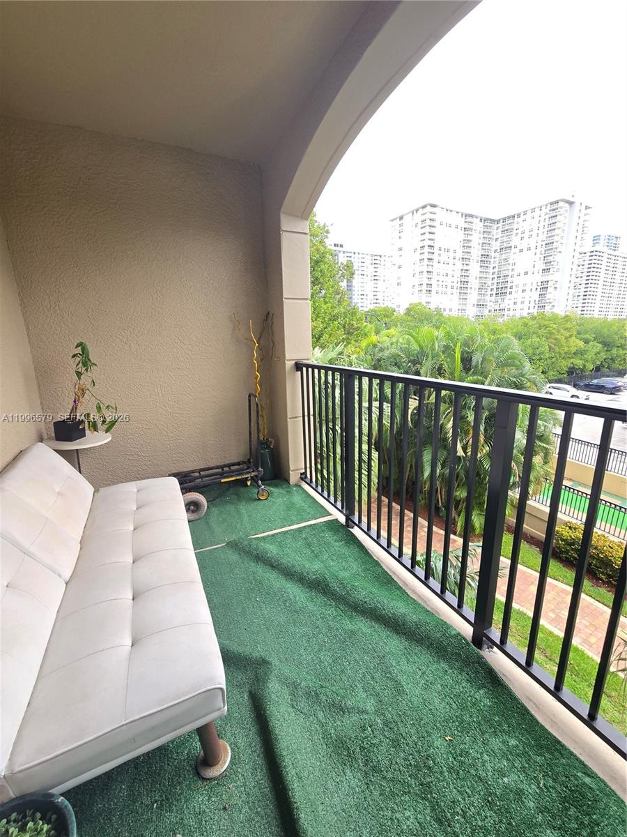 PORTO BELLAGIO CONDO - Residential Lease