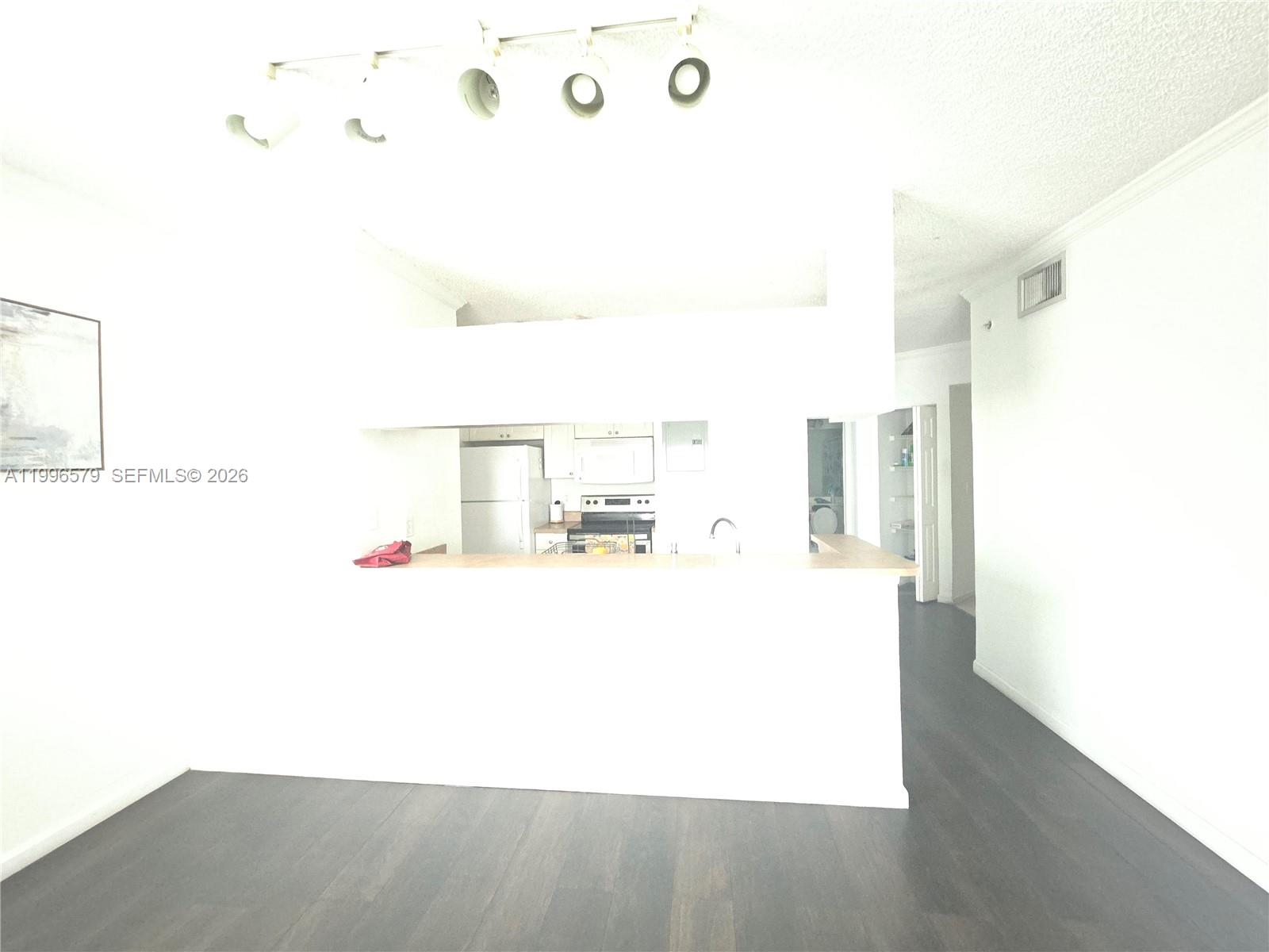 PORTO BELLAGIO CONDO - Residential Lease