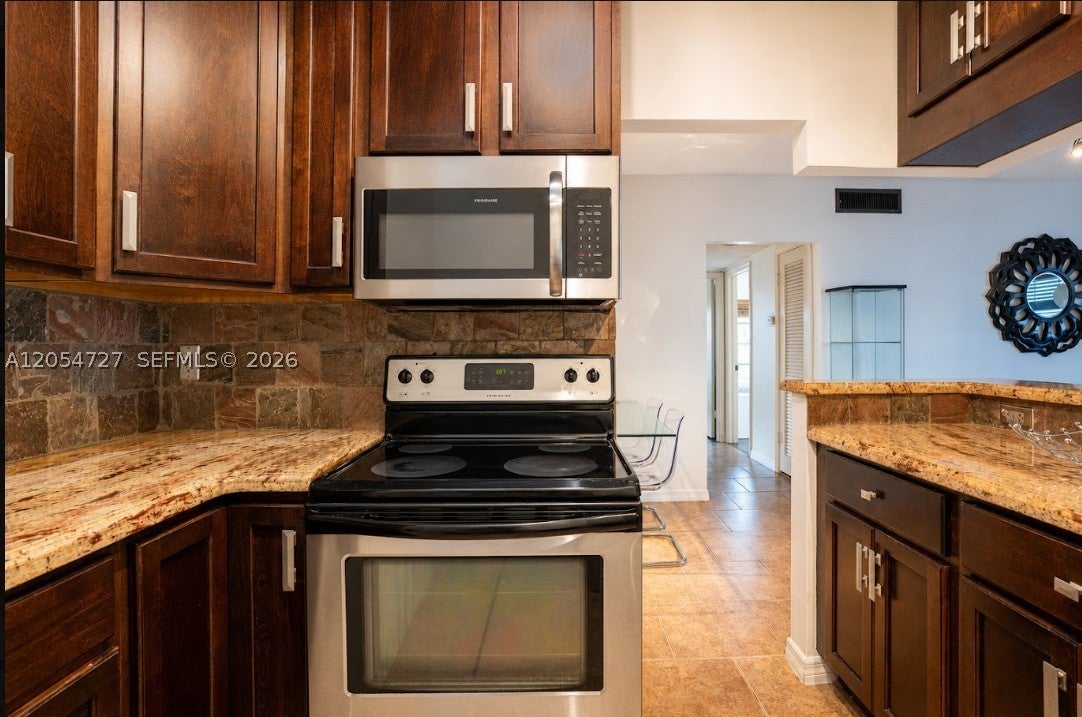 2201 NE 66th St 1302