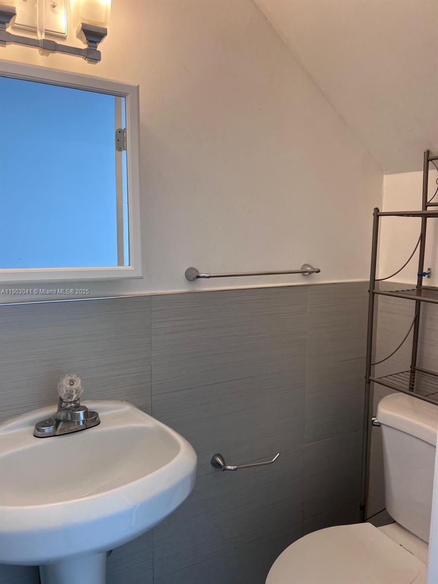 HAYNSWORTH VILLAGE - Residential Lease