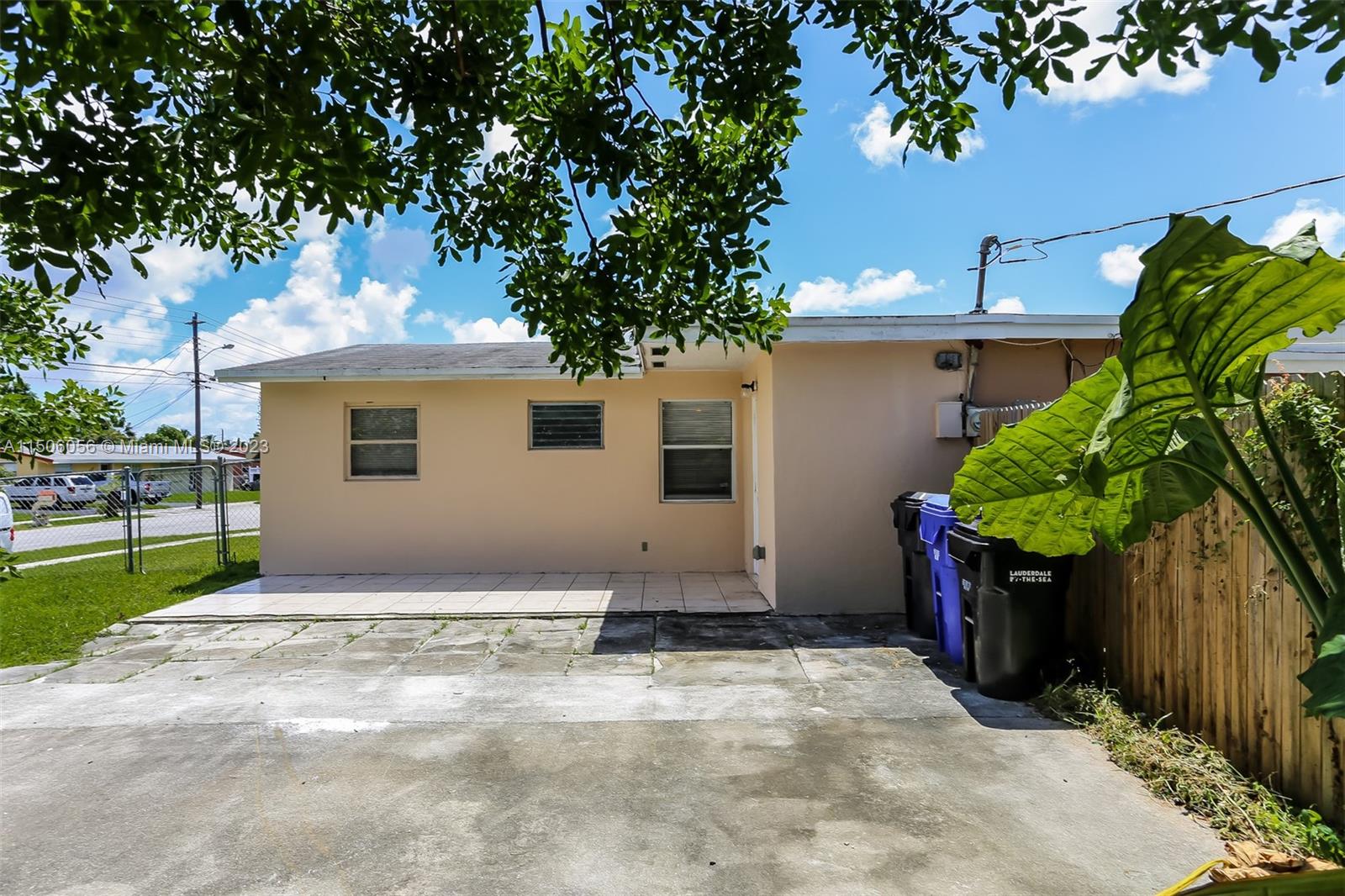 BROADVIEW COUNTRY CLUB ES - Residential Lease