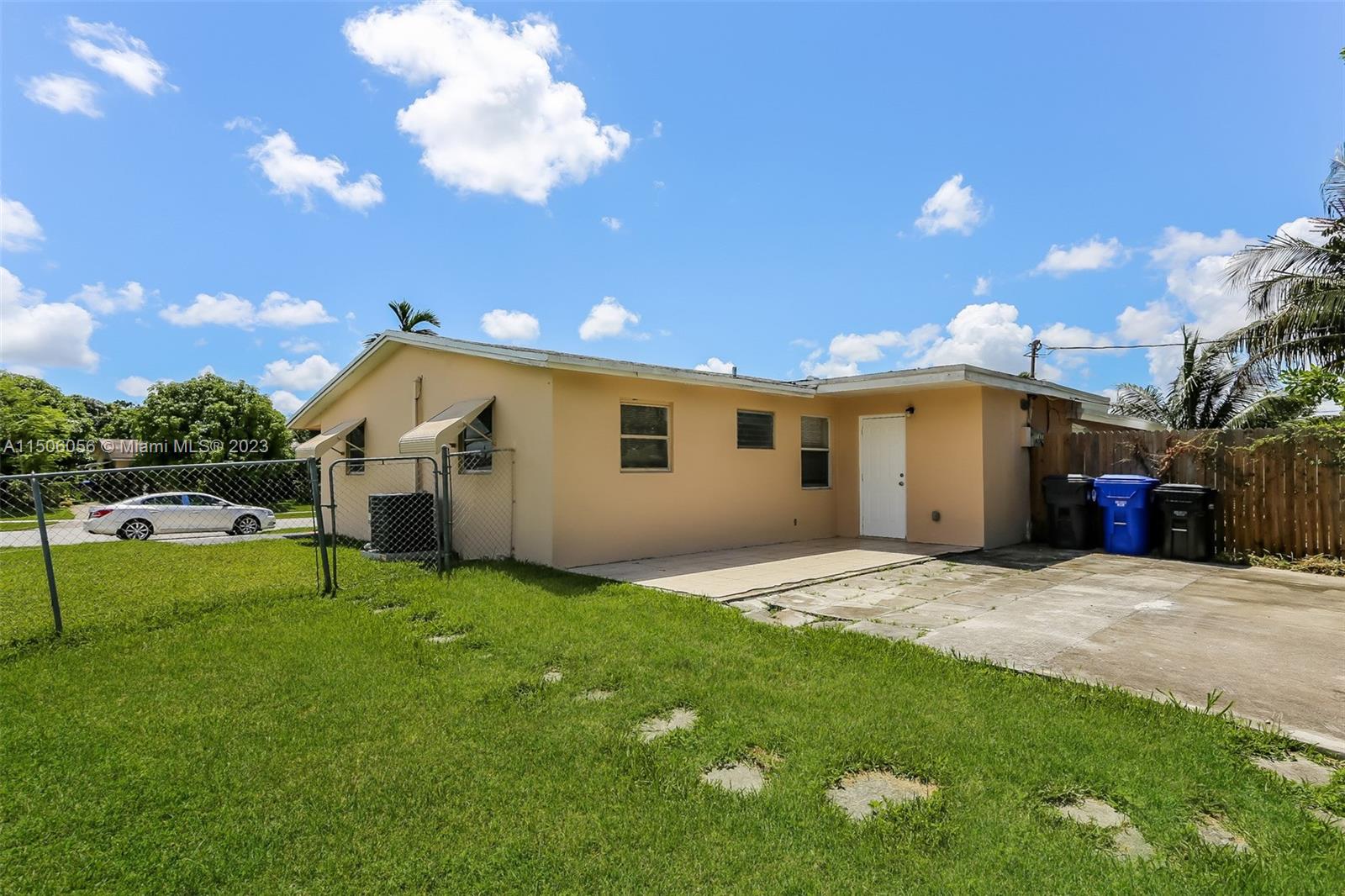 BROADVIEW COUNTRY CLUB ES - Residential Lease
