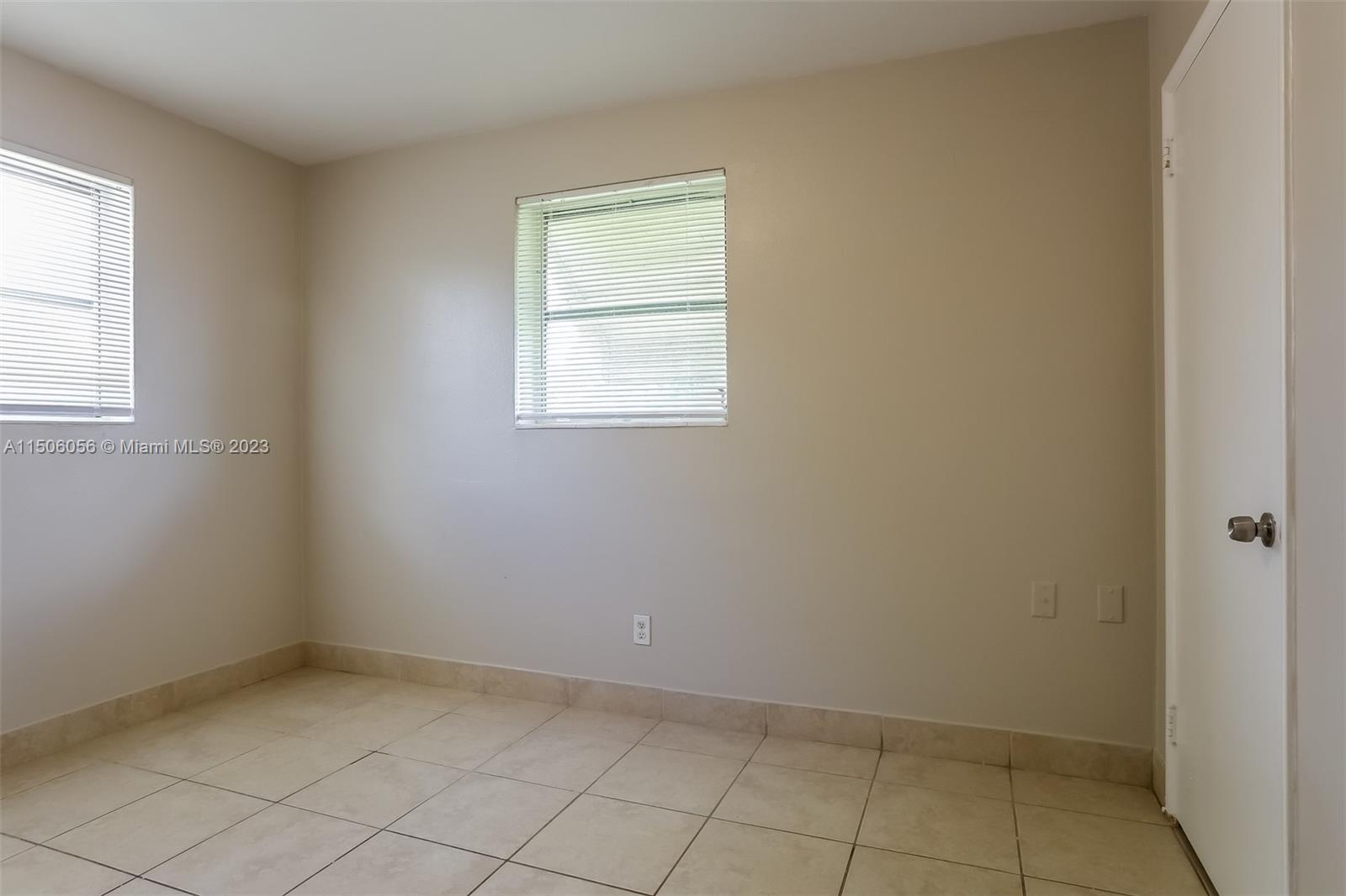 BROADVIEW COUNTRY CLUB ES - Residential Lease