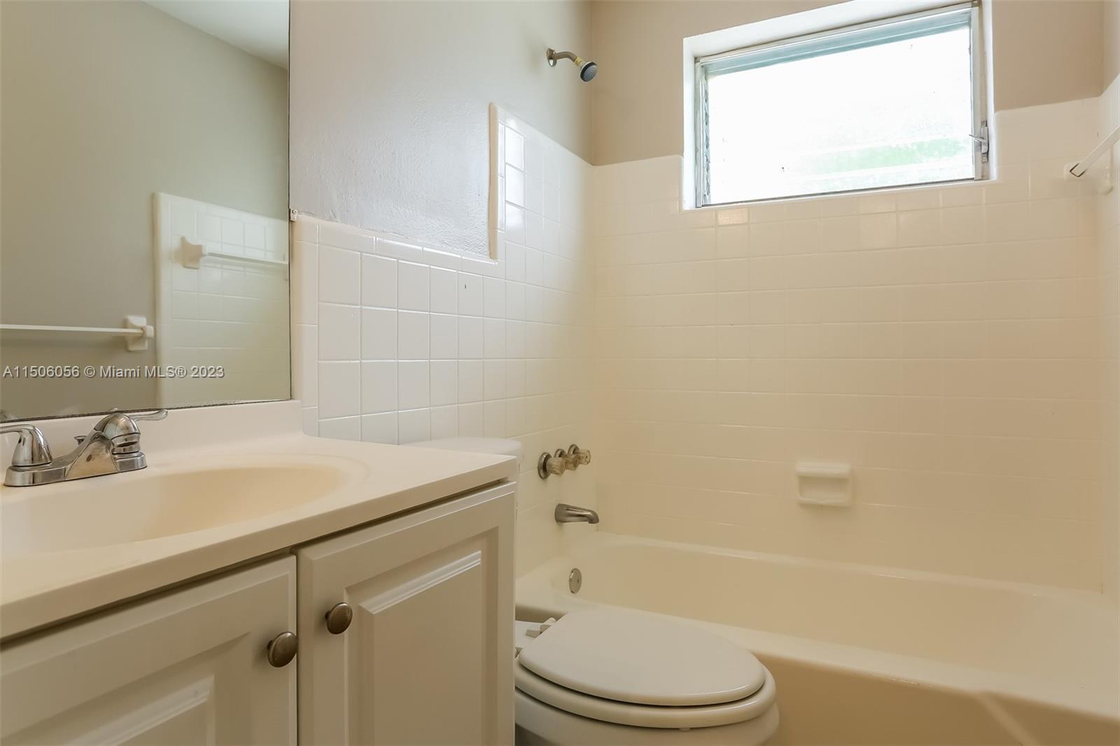 BROADVIEW COUNTRY CLUB ES - Residential Lease
