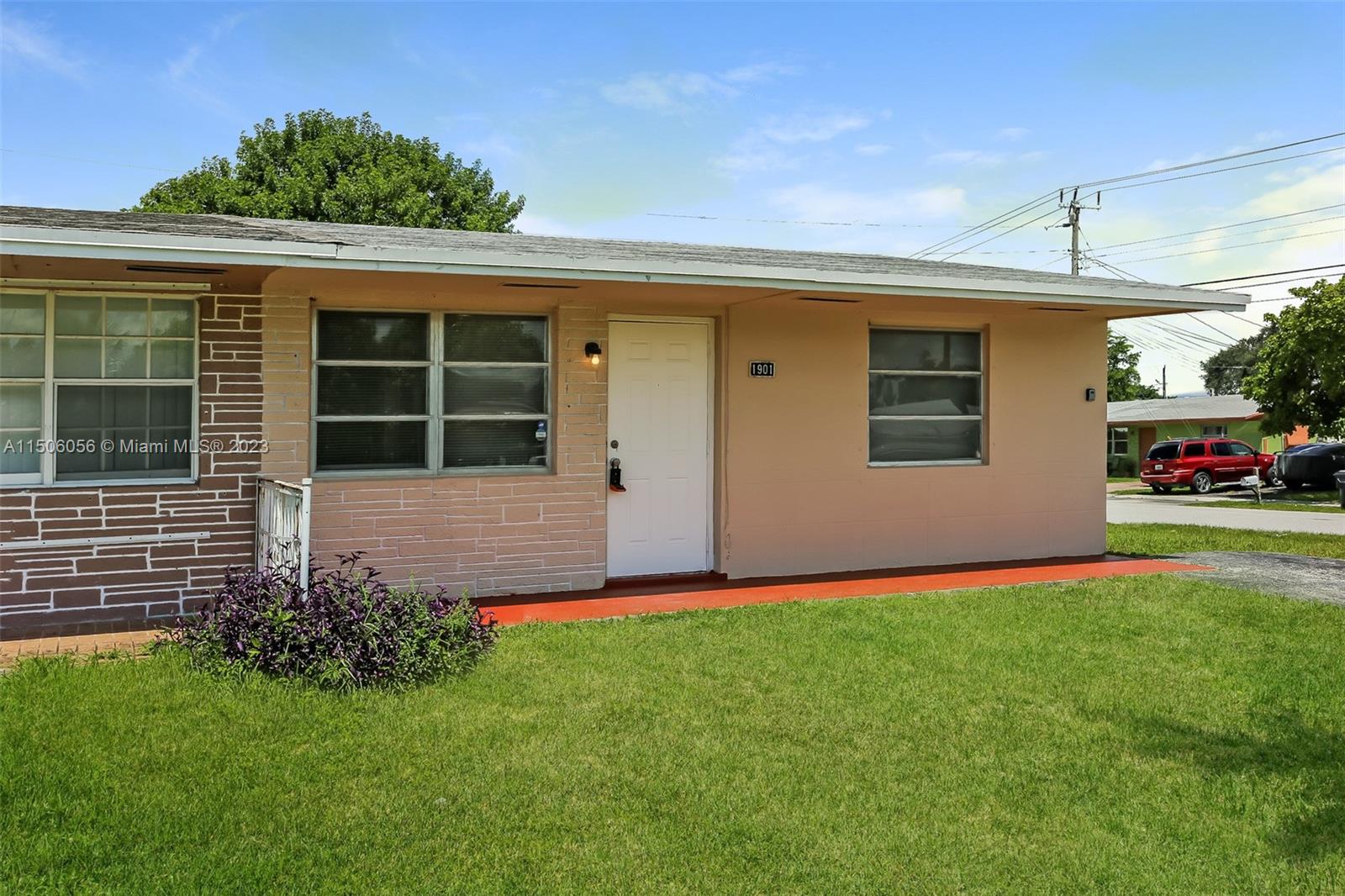 Adorable home ready for move in! This home offer 2 bedroom and 1 bathrooms located in beautiful place. In addition, this home features tile floors. The modern kitchen is equipped with modern appliances and offers updated cabinets with plenty of storage space. The private, fenced in backyard, is perfect for pets or for enjoying gorgeous days outdoors. Home has neutral paint throughout. This home won't last long. Apply today!
NOTE: Resident is responsible for installing their own washer & dryer. Move in dates are tentative and subject to change. All our homes convey in safe, clean & fully functional conditions. Prices and availability are subject to change at any time.