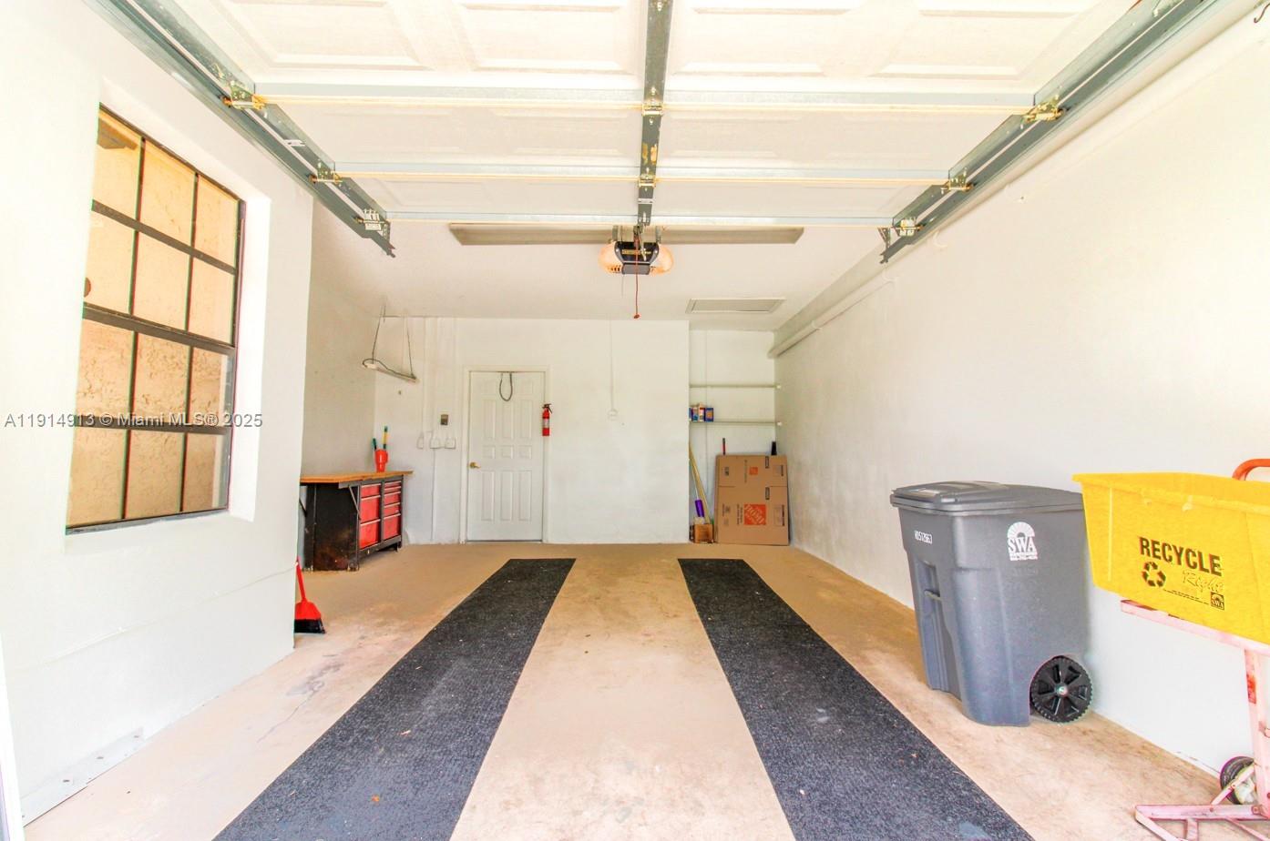 VILLAS OF BOCA DELRAY CON - Residential Lease