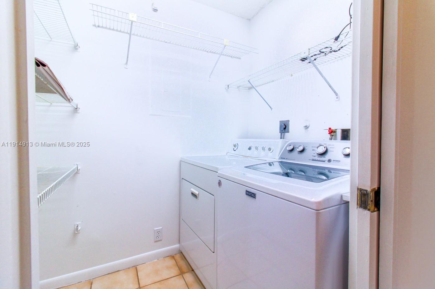 VILLAS OF BOCA DELRAY CON - Residential Lease