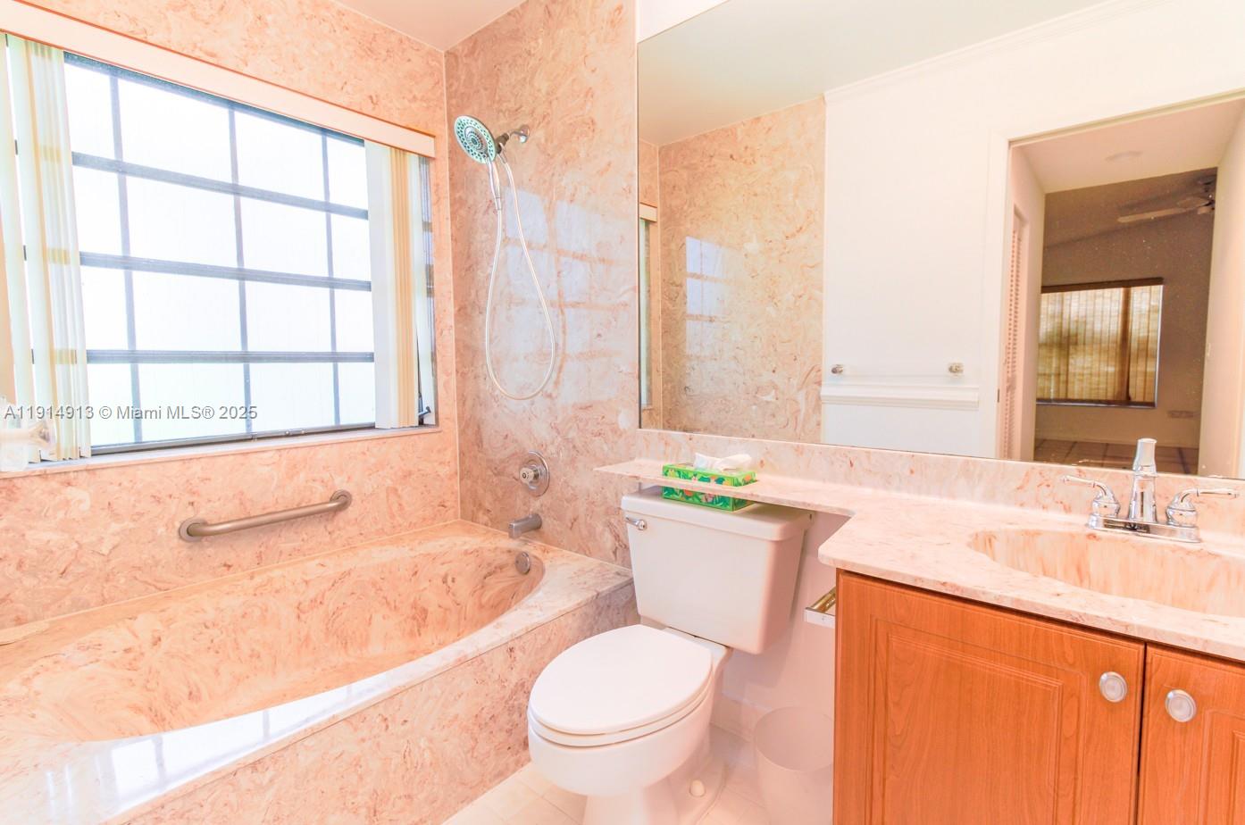 VILLAS OF BOCA DELRAY CON - Residential Lease