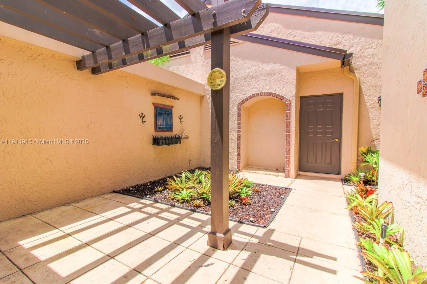 VILLAS OF BOCA DELRAY CON - Residential Lease