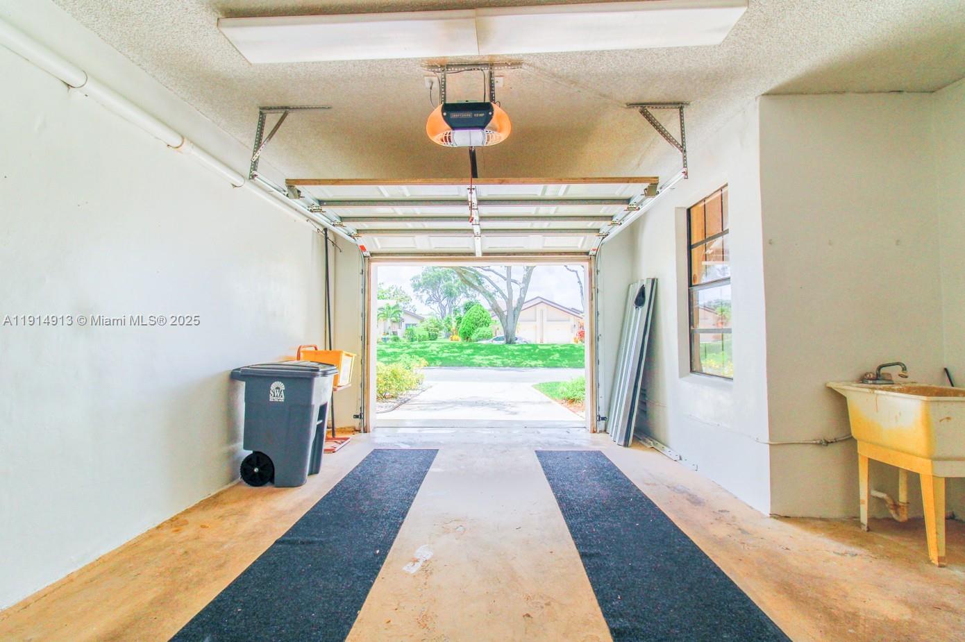 VILLAS OF BOCA DELRAY CON - Residential Lease