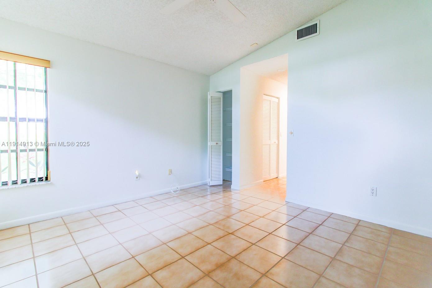 VILLAS OF BOCA DELRAY CON - Residential Lease