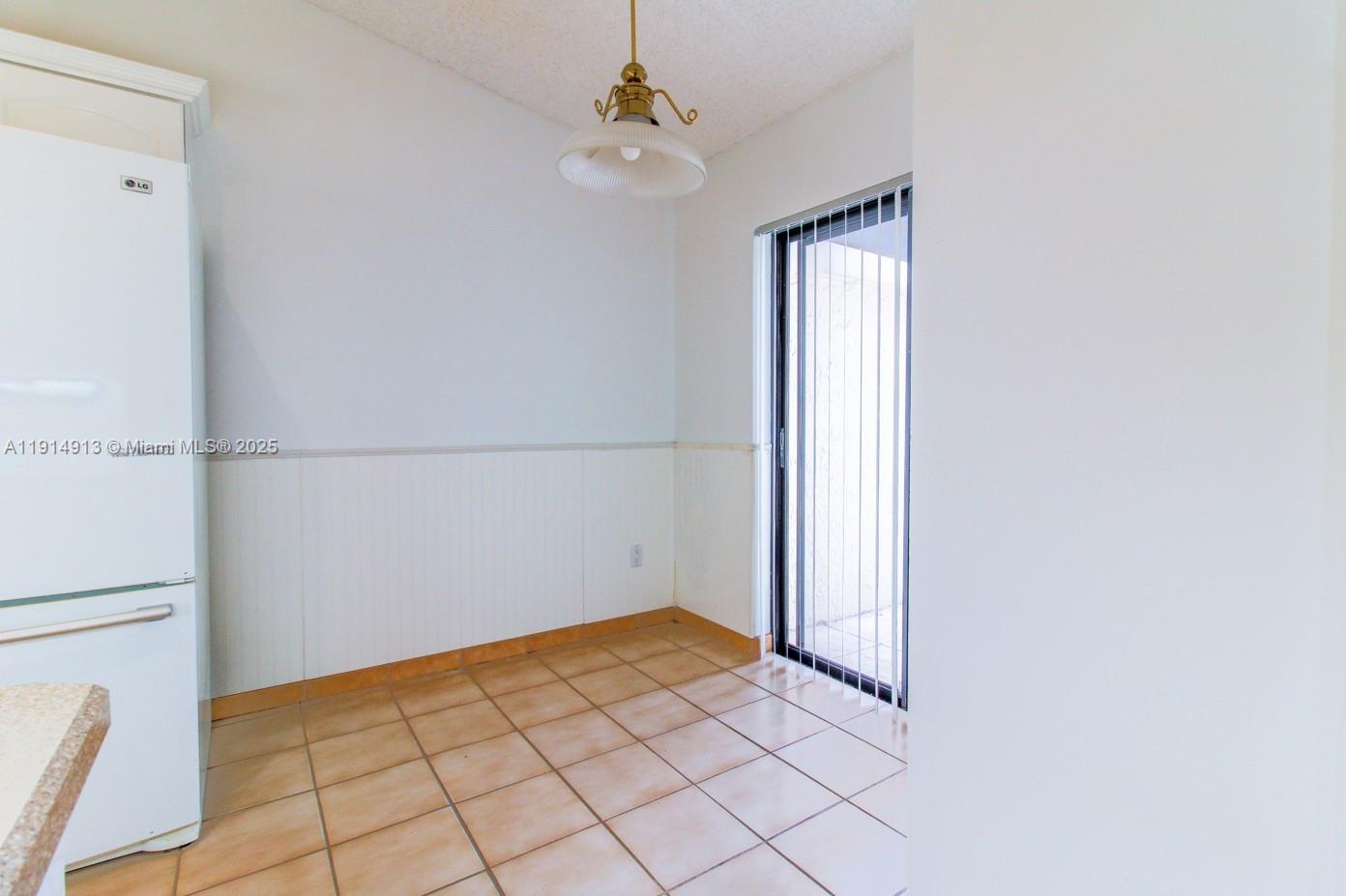 VILLAS OF BOCA DELRAY CON - Residential Lease