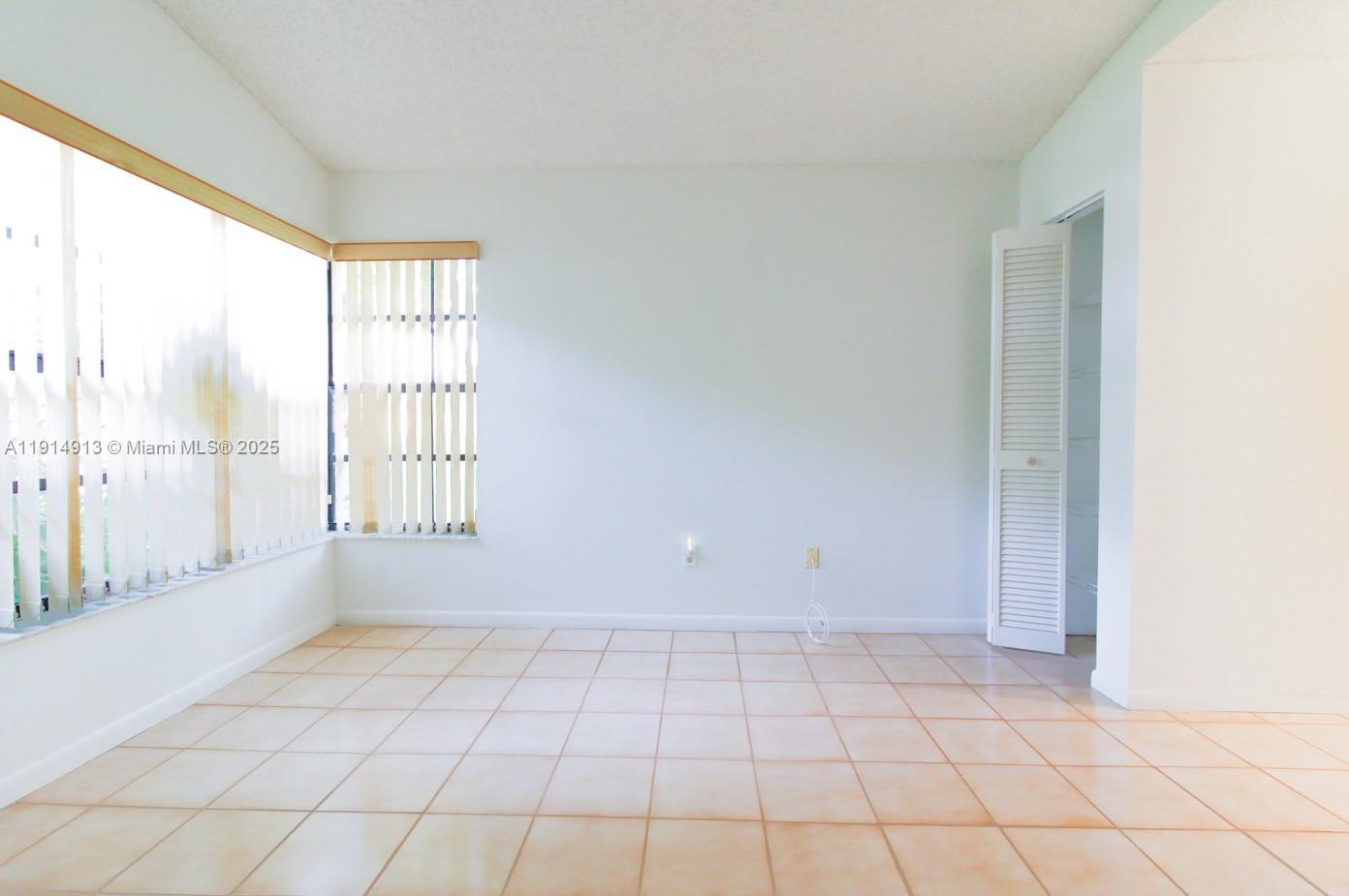 VILLAS OF BOCA DELRAY CON - Residential Lease