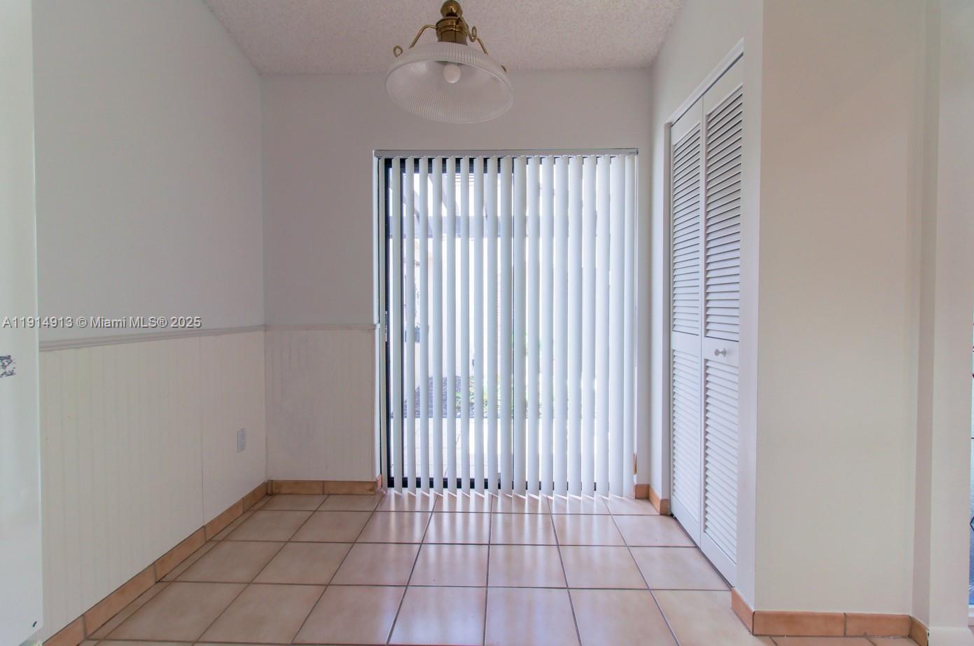 VILLAS OF BOCA DELRAY CON - Residential Lease