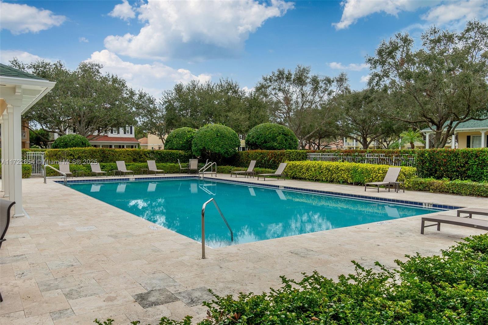CAMBRIDGE AT ABACOA - Residential