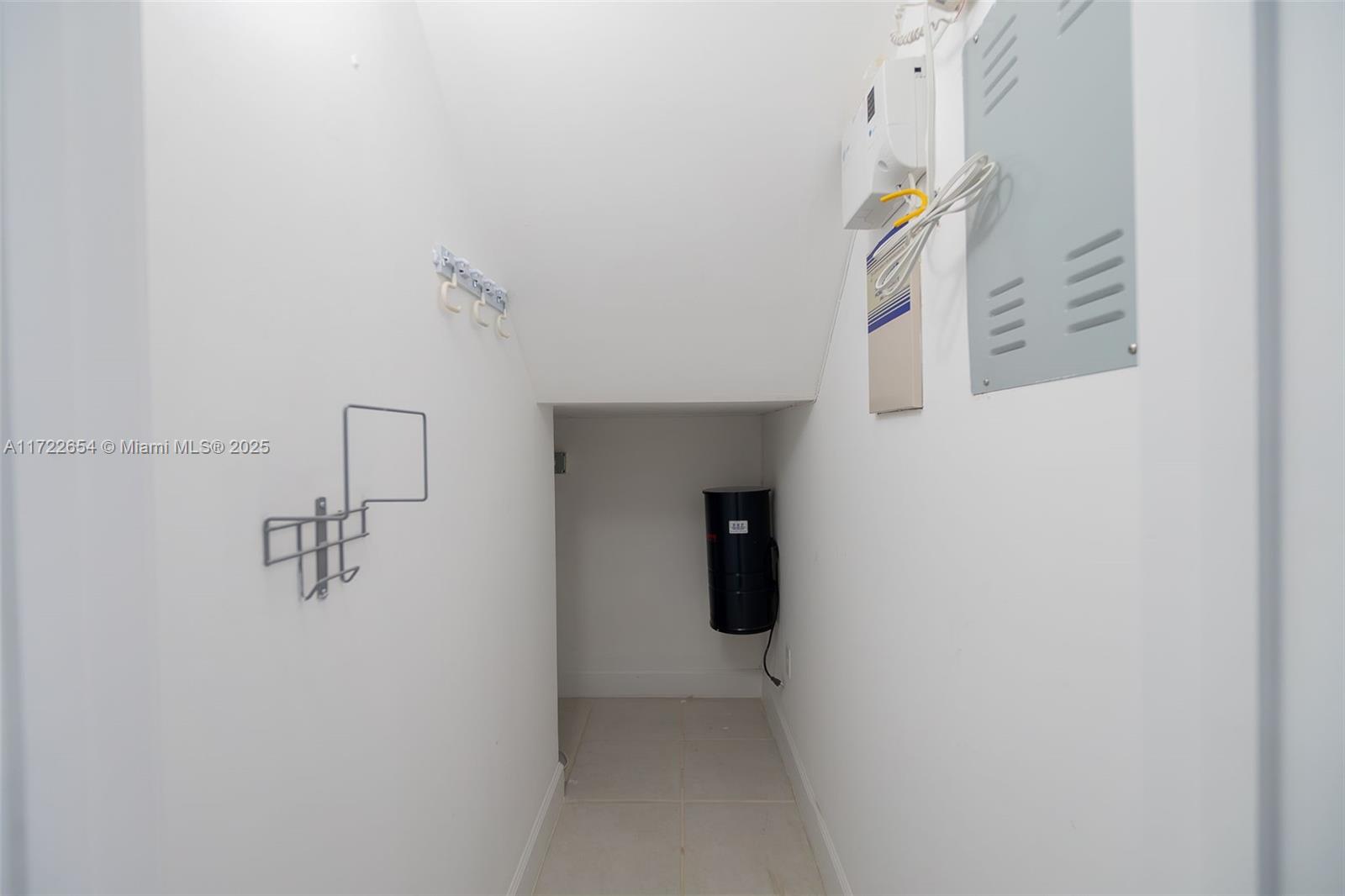 CAMBRIDGE AT ABACOA - Residential