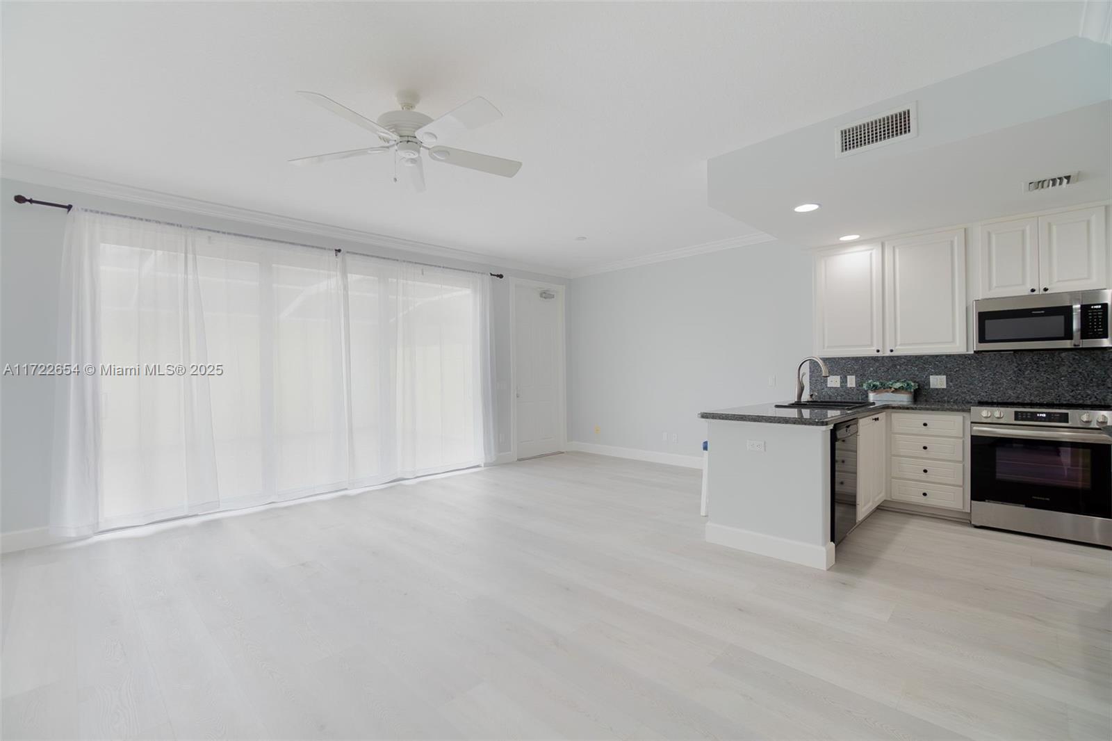 CAMBRIDGE AT ABACOA - Residential