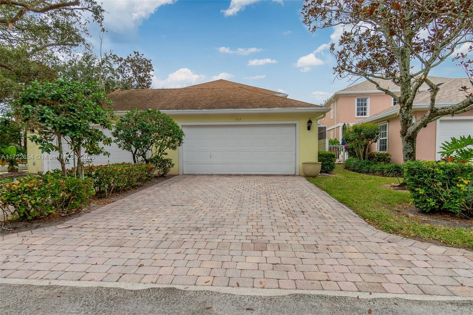 CAMBRIDGE AT ABACOA - Residential