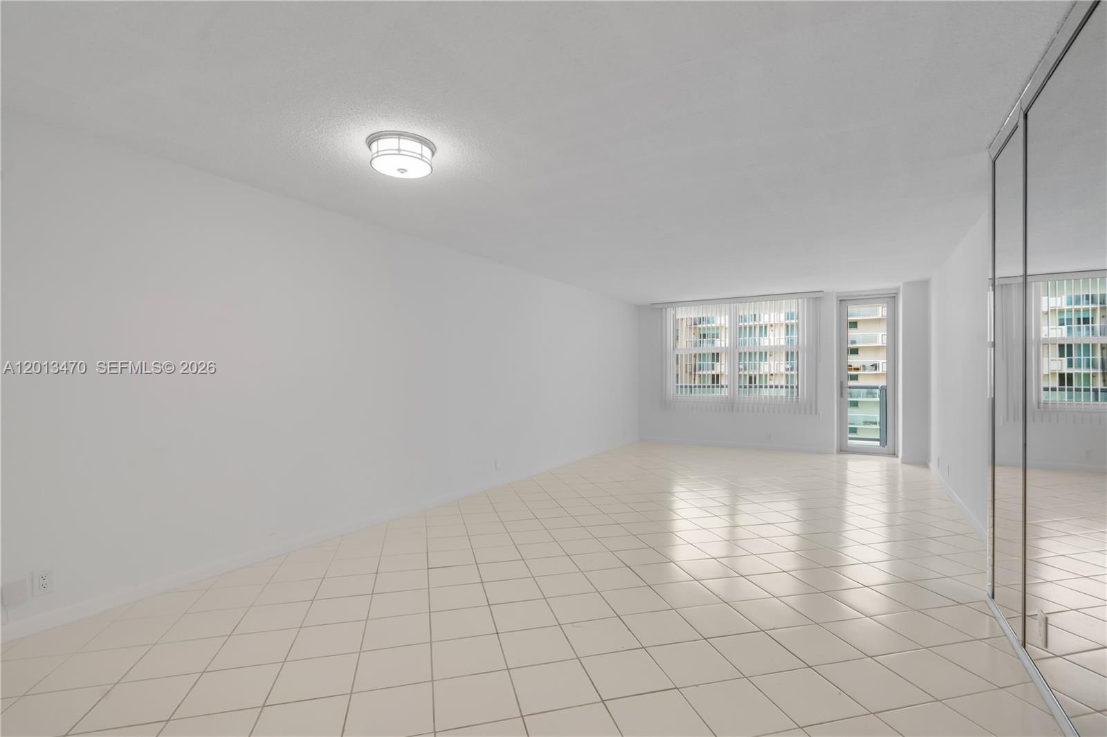 9511 Collins Ave 906
