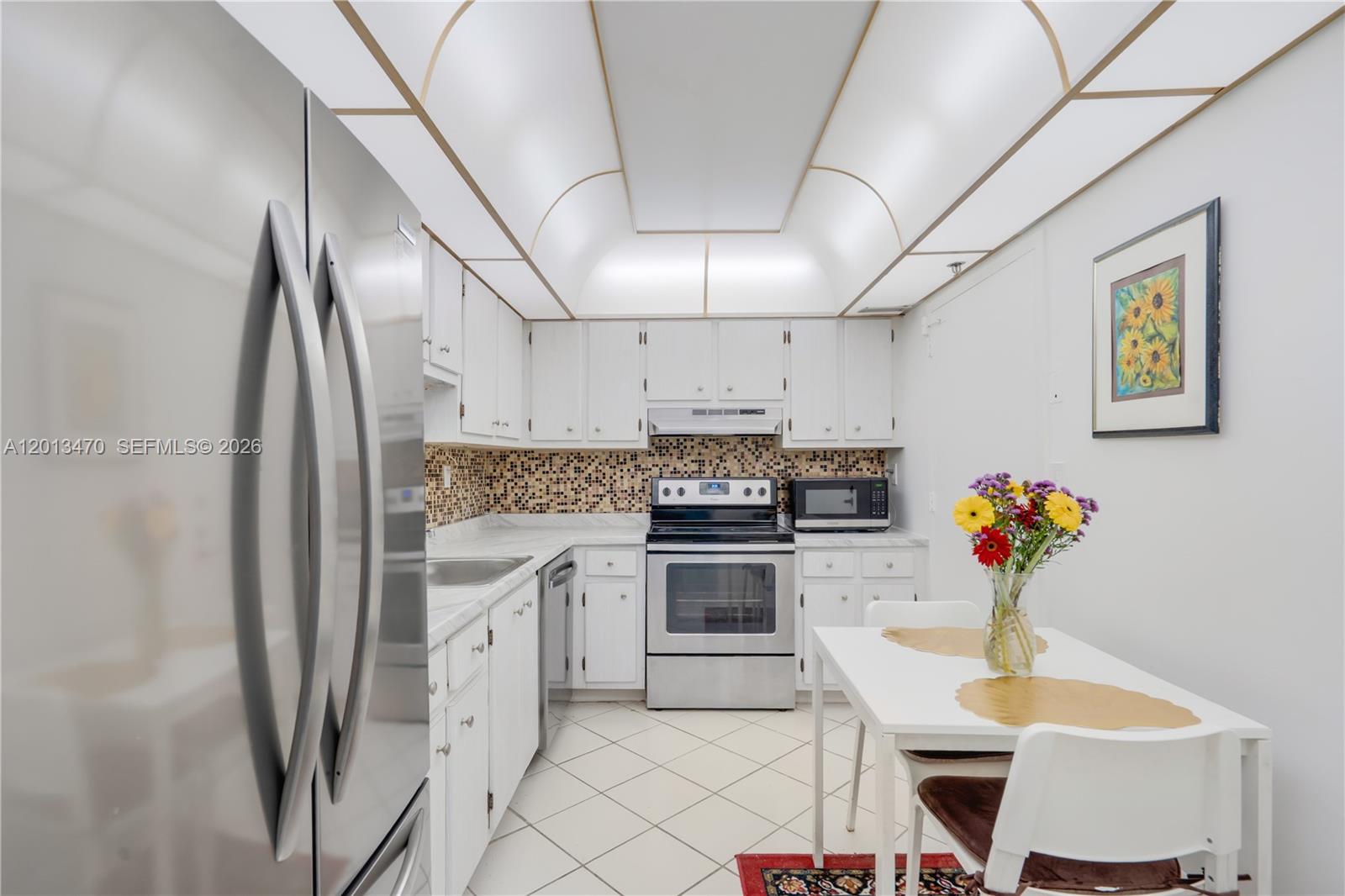 9511 Collins Ave 906