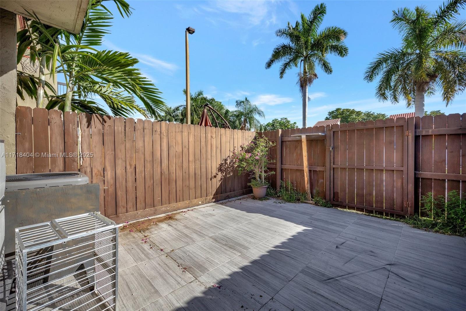 TERRA LAKE VILLAS CONDO - Residential