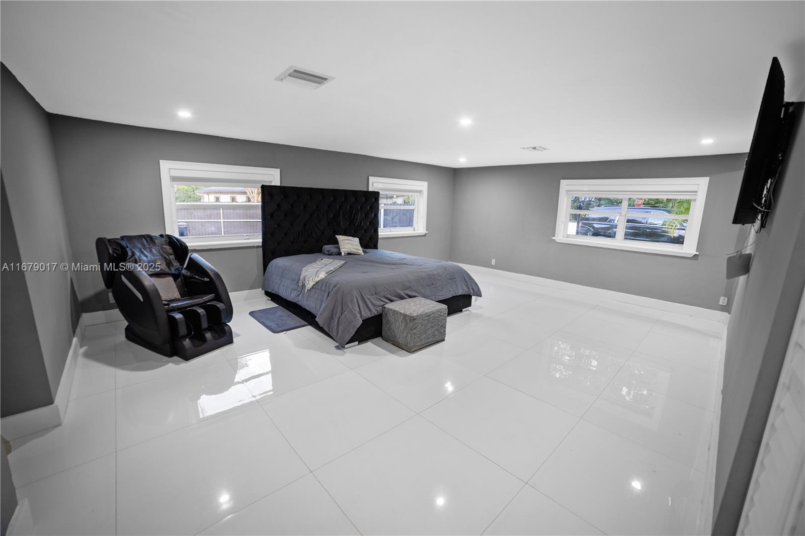 CARIBBEAN ESTATES - Residential